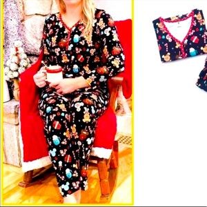 Womens Disney Christmas Lounge Wear Pajama Set